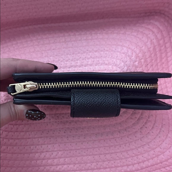 Coach Medium Corner Zip Wallet in Black with Gold Hardware - Picture 4 of 6